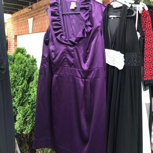 Taylor woman 18w formal dress in brilliant purple